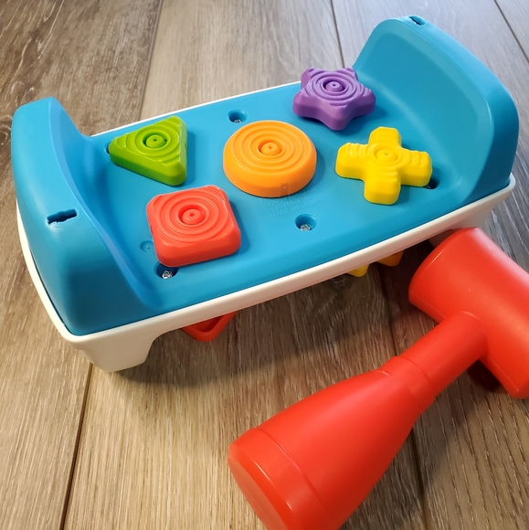 Fisher Price baby and toddlers Tap and Turn tool bench set - Picture 5 of 10